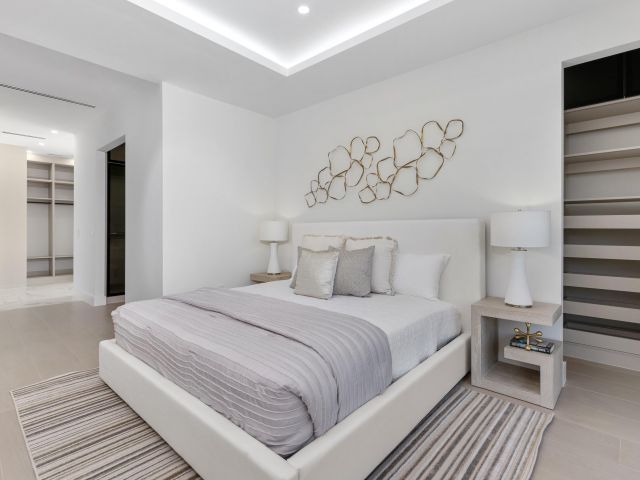 Продажа дома по адресу 957 SW 12th Street - фото 6841329