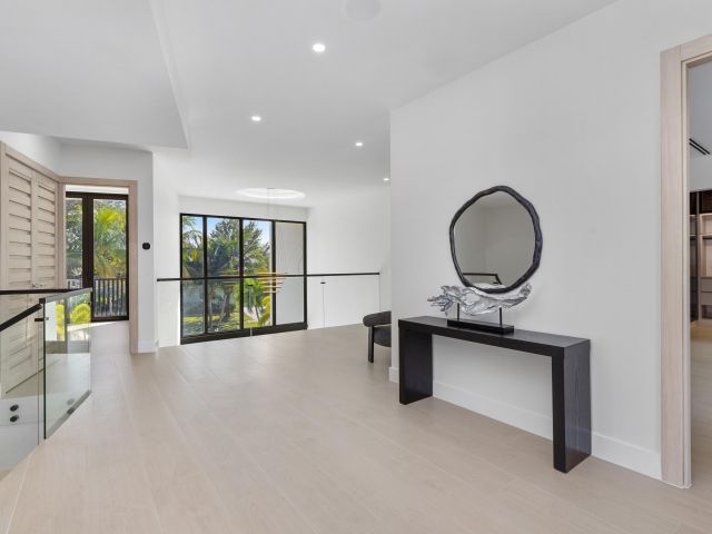 Продажа дома по адресу 957 SW 12th Street - фото 6841330