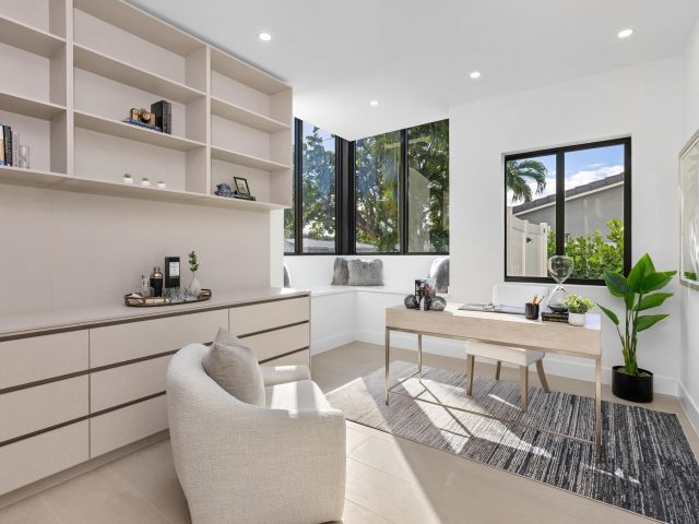 Продажа дома по адресу 957 SW 12th Street - фото 6841335