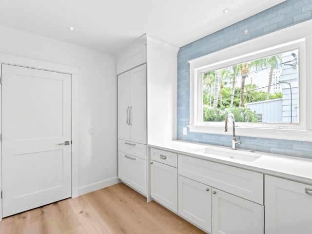 Продажа дома по адресу 313 Vallette Way Way - фото 6829743