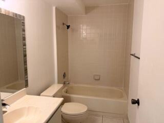 Дом в аренду по адресу 7473 Champagne Place - фото 6830156