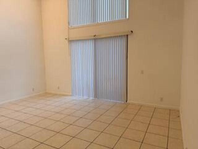 Дом в аренду по адресу 7473 Champagne Place - фото 6830161