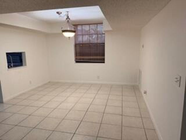 Дом в аренду по адресу 7473 Champagne Place - фото 6830167