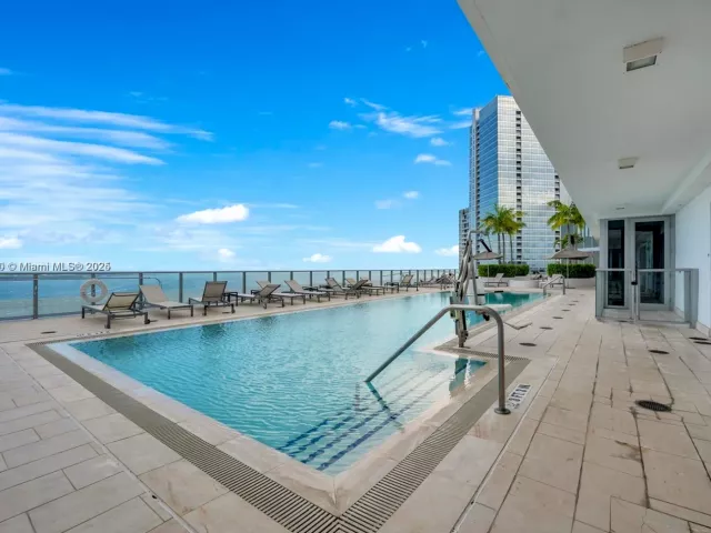 Квартира в аренду номер1607 - фото 7131405