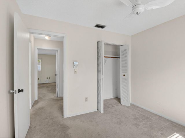 Продажа дома по адресу 1601 NW 5th Street - фото 6832455