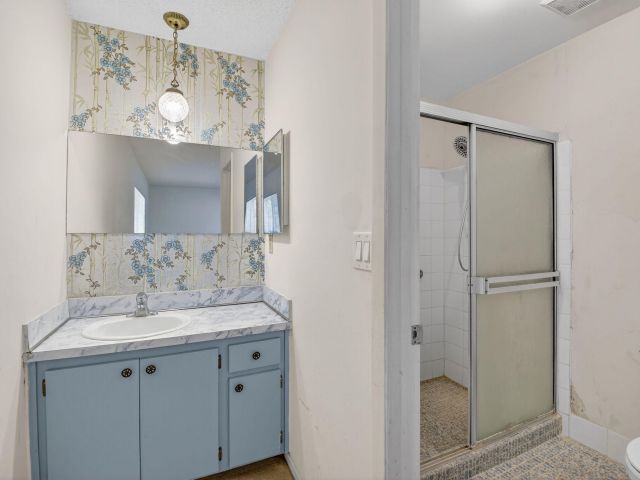 Продажа дома по адресу 1601 NW 5th Street - фото 6832457