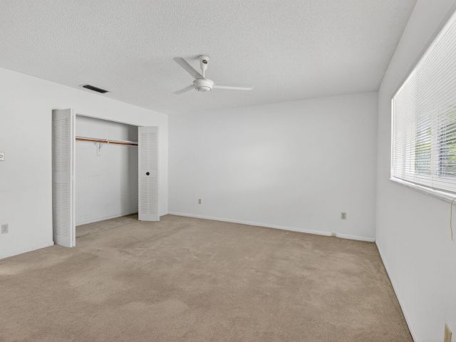 Продажа дома по адресу 1601 NW 5th Street - фото 6832459