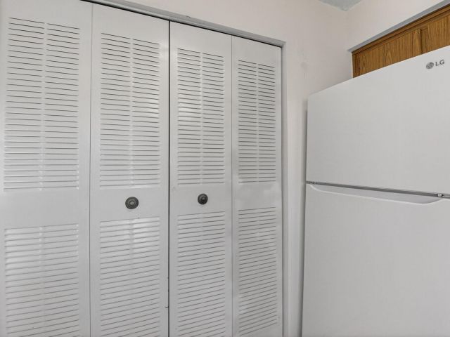 Продажа дома по адресу 1601 NW 5th Street - фото 6832462