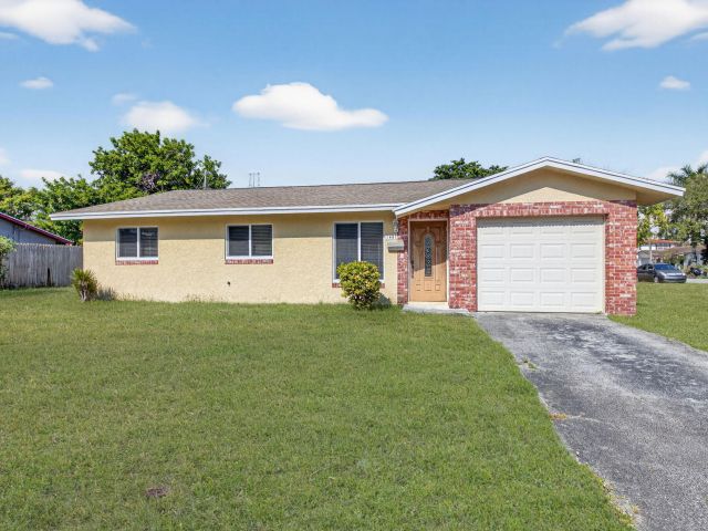 Продажа дома по адресу 1601 NW 5th Street - фото 6832472