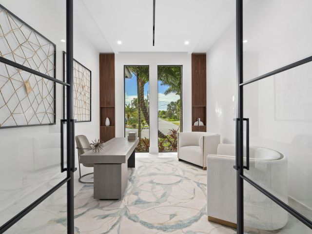 Продажа дома по адресу 2880 NE 9th Street - фото 6836450