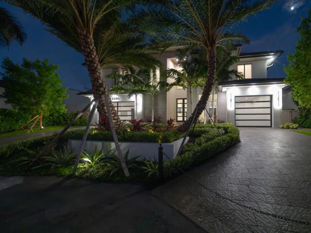 Продажа дома по адресу 2880 NE 9th Street - фото 6836455