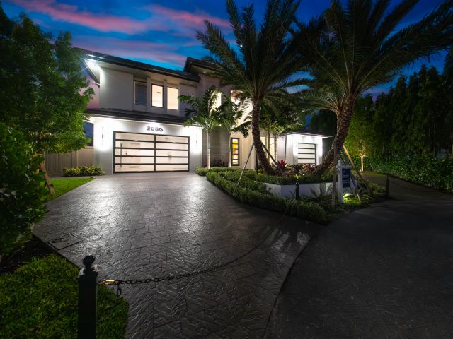 Продажа дома по адресу 2880 NE 9th Street - фото 6836456