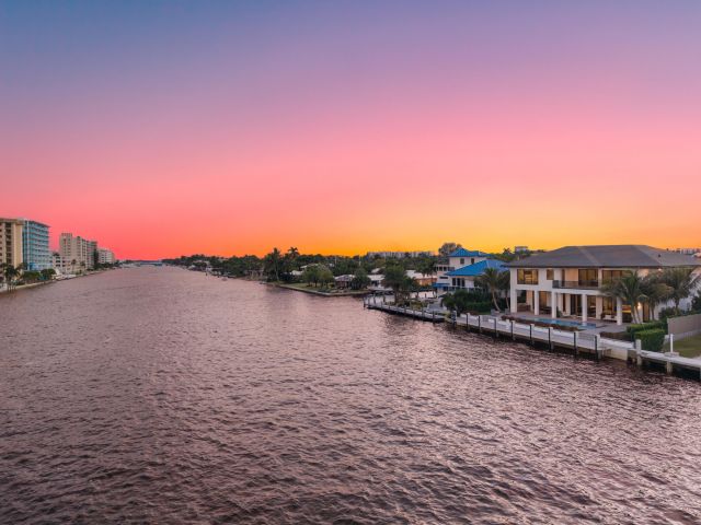 Продажа дома по адресу 2880 NE 9th Street - фото 6836460