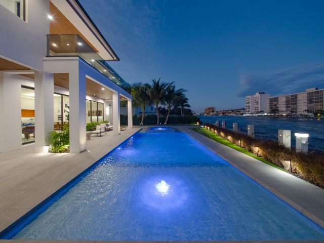 Продажа дома по адресу 2880 NE 9th Street - фото 6836466