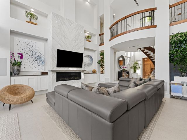 Продажа дома по адресу 941 Iris Drive - фото 6871266