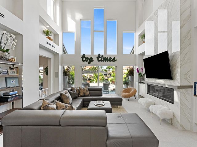 Продажа дома по адресу 941 Iris Drive - фото 6871269