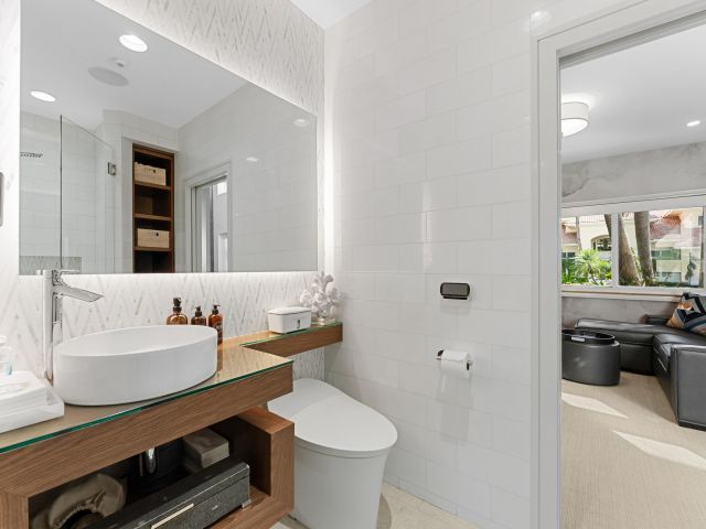 Продажа дома по адресу 941 Iris Drive - фото 6871271