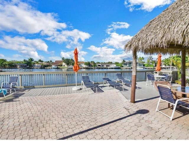 Продажа дома по адресу 1951 Atlantic Shores Blvd 8 - фото 7447953