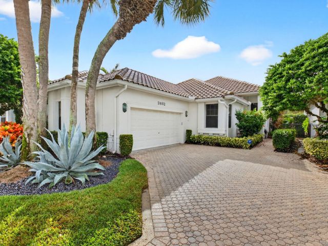 Продажа дома по адресу 2462 NW 63rd Street - фото 6850235