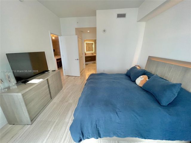 Продажа квартиры #2605 - фото 6829222