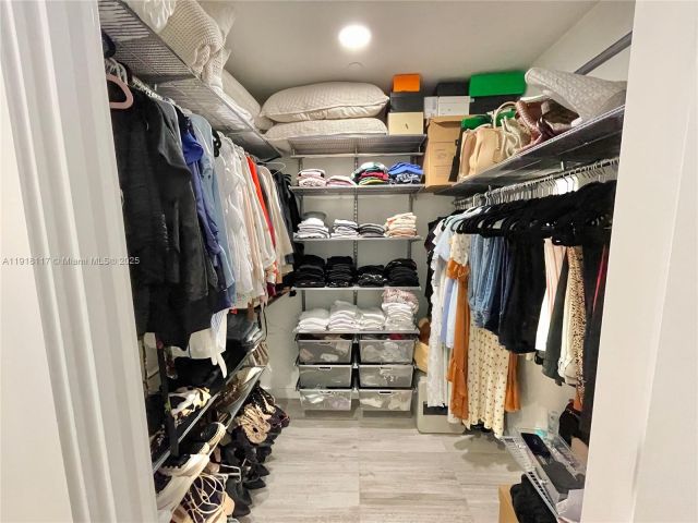 Продажа квартиры #2605 - фото 6829224