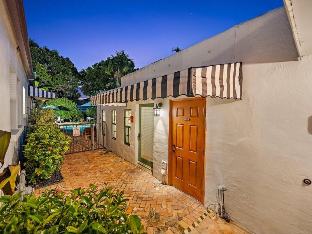 Дом в аренду по адресу 400 33rd Street - фото 6833105