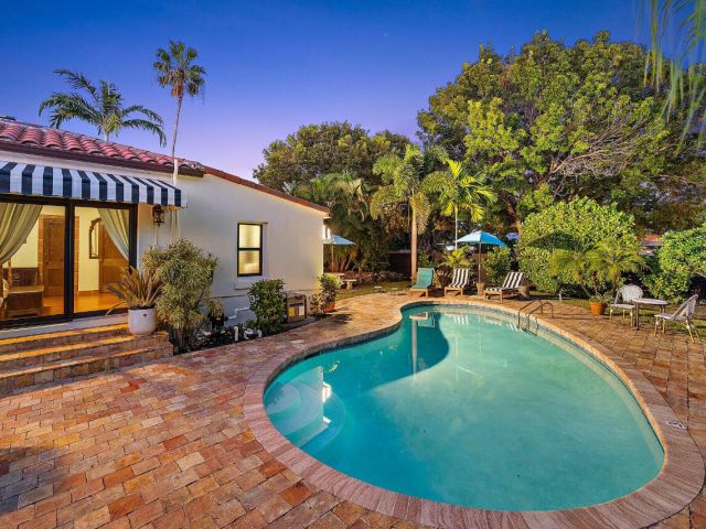 Дом в аренду по адресу 400 33rd Street - фото 6833108