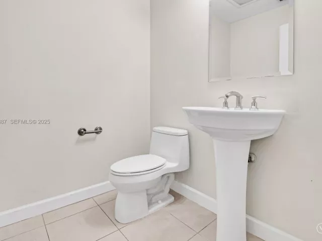 Продажа квартиры #1410 - фото 6896247