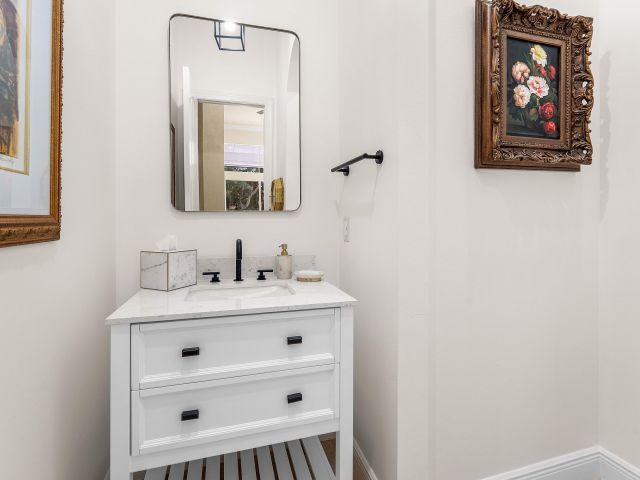 Продажа дома по адресу 8850 Valhalla Drive - фото 6827648