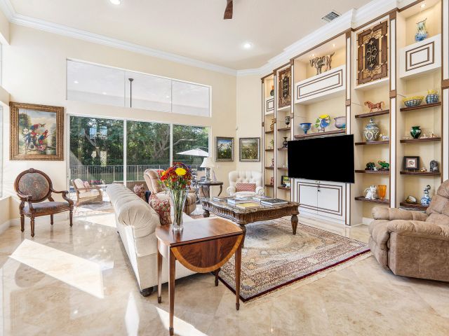 Продажа дома по адресу 8850 Valhalla Drive - фото 6827649