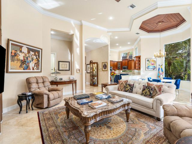 Продажа дома по адресу 8850 Valhalla Drive - фото 6827652