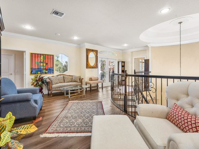 Продажа дома по адресу 8850 Valhalla Drive - фото 6827656