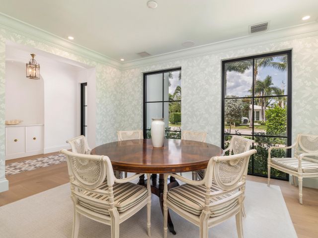 Продажа дома по адресу 302 E Lakewood Road - фото 6853857