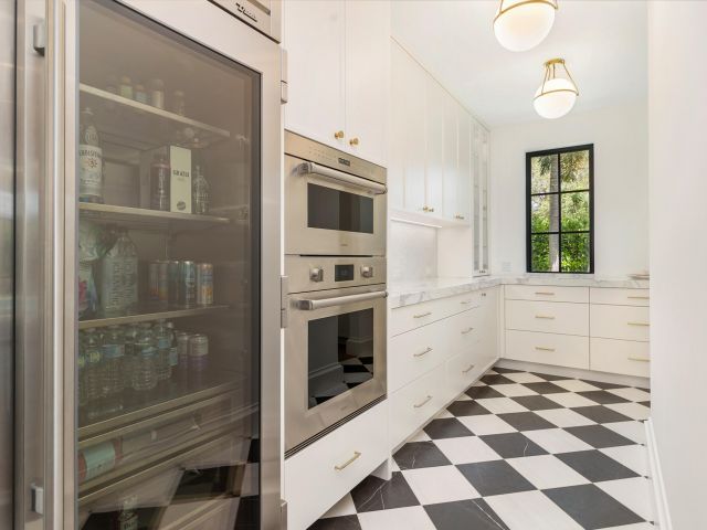 Продажа дома по адресу 302 E Lakewood Road - фото 6853858