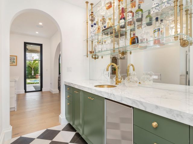 Продажа дома по адресу 302 E Lakewood Road - фото 6853859