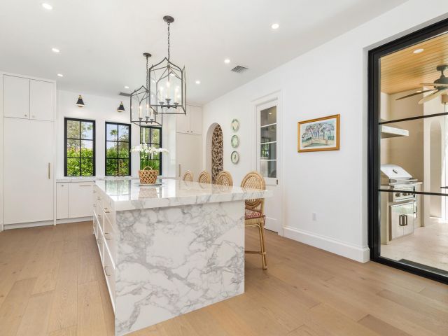 Продажа дома по адресу 302 E Lakewood Road - фото 6853863