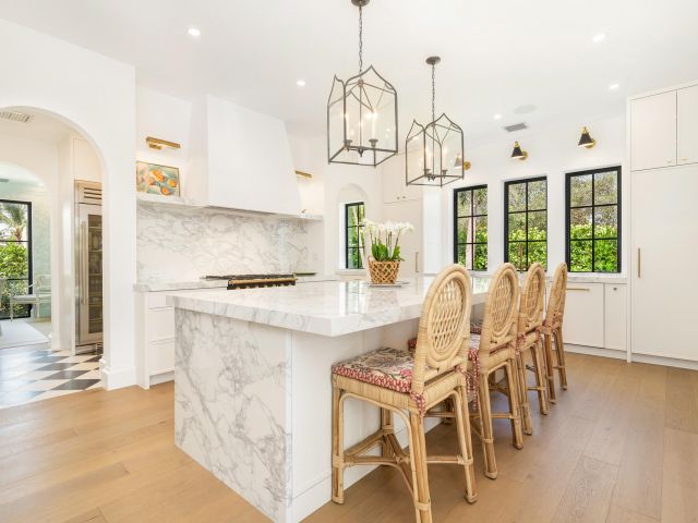 Продажа дома по адресу 302 E Lakewood Road - фото 6853865