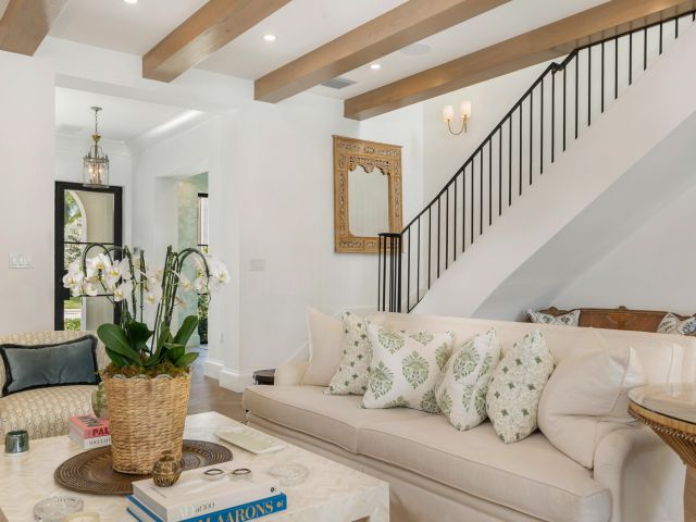 Продажа дома по адресу 302 E Lakewood Road - фото 6853868