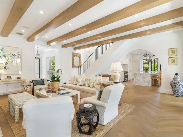 Продажа дома по адресу 302 E Lakewood Road - фото 6853869