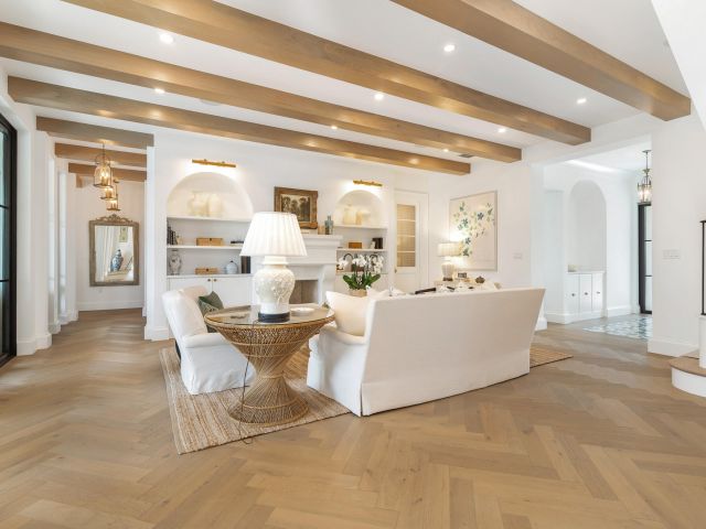 Продажа дома по адресу 302 E Lakewood Road - фото 6853873