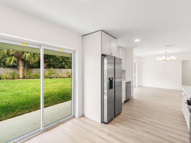 Продажа дома по адресу 2433 Palm Road - фото 6833138