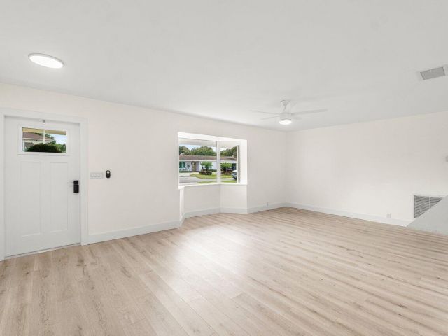 Продажа дома по адресу 2433 Palm Road - фото 6833145