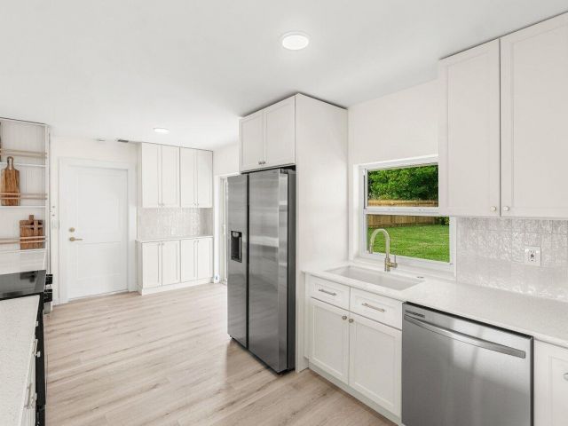 Продажа дома по адресу 2433 Palm Road - фото 6833146