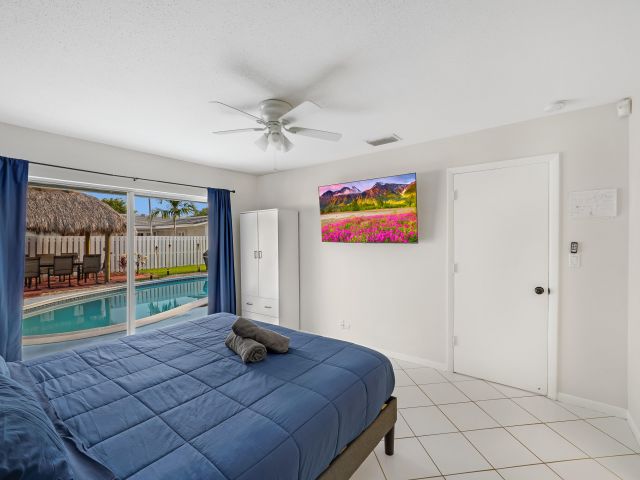 Продажа дома по адресу 2102 NE 68th Street - фото 6829063