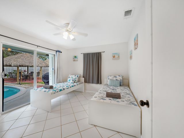 Продажа дома по адресу 2102 NE 68th Street - фото 6829066