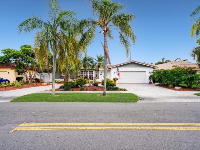 Продажа дома по адресу 2102 NE 68th Street - фото 6829074