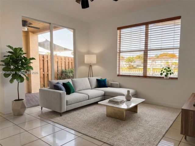 Дом в аренду по адресу 11541 NW 68th Ter 11541 - фото 7485196