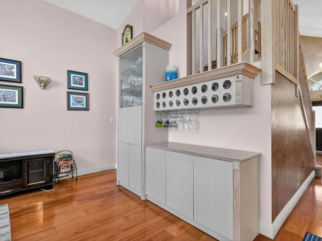 Продажа дома по адресу 1238 NW 144th Terrace - фото 6846644