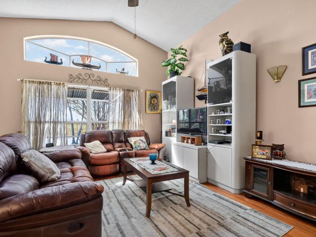 Продажа дома по адресу 1238 NW 144th Terrace - фото 6934037