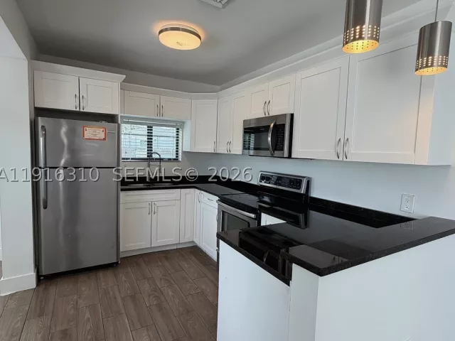Продажа дома по адресу 107 W Pembroke Rd - фото 9262445